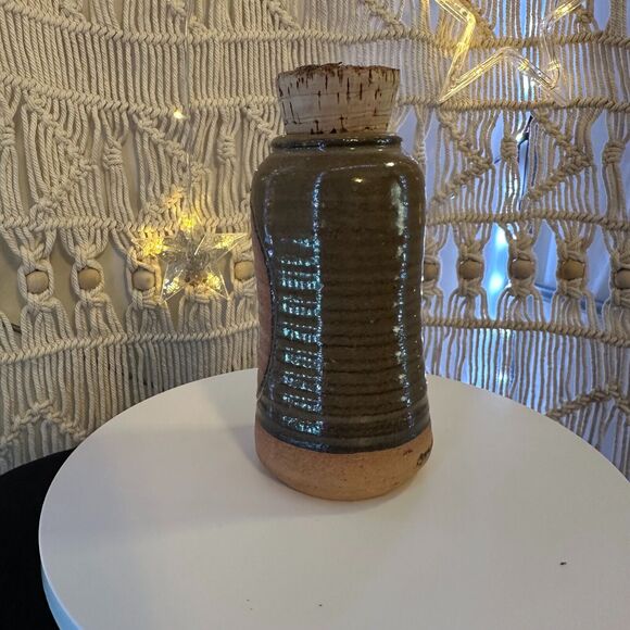 Vintage Pottery Crock with Cork Lid says "Pains in the Ass" made in USA 1980's - Picture 7 of 9